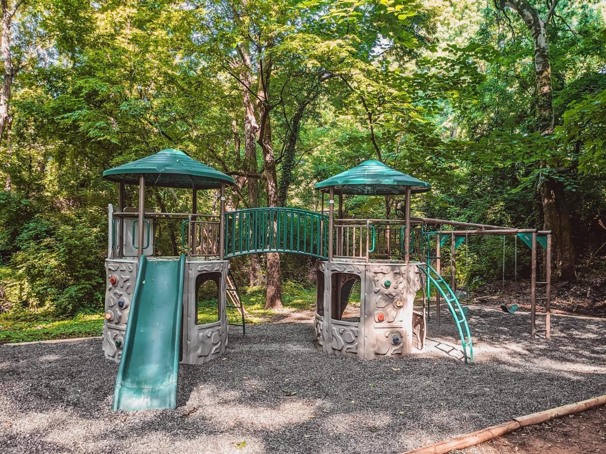 Ernie Cabin Wauhatchie Woodlands Tiny Cabin チャタヌーガ エクステリア 写真